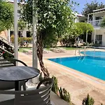 Hotel Gumusluk Ξενοδοχείο 3*