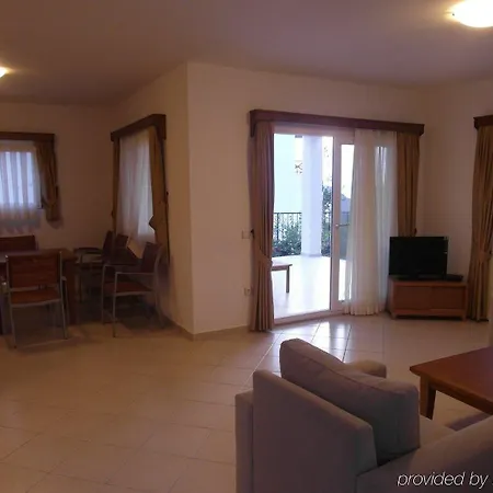 Hotel Gumusluk Szálloda 3*