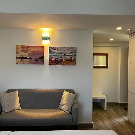 Hotel Gumusluk ホテル