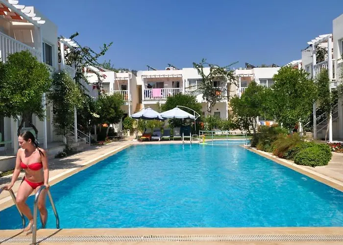 מלון Hotel Gumusluk 3*