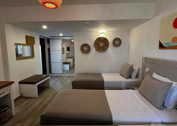 מלון Hotel Gumusluk 3*