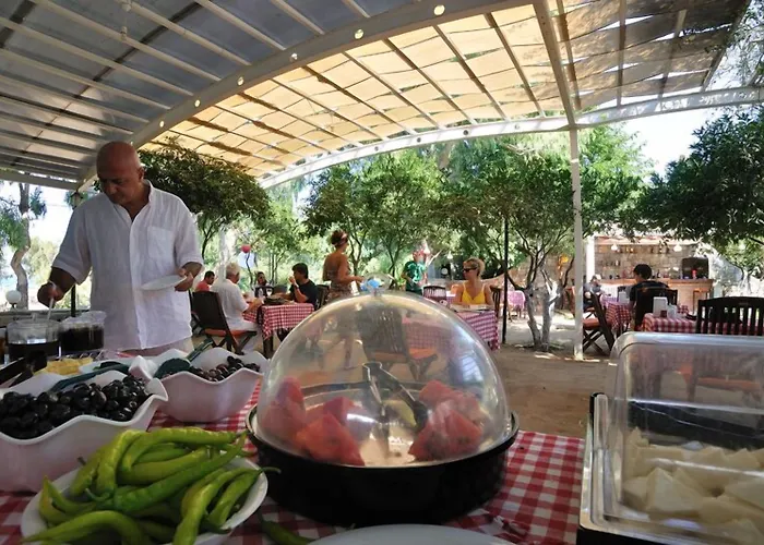 Hotel Gumusluk 3* גומושלוק